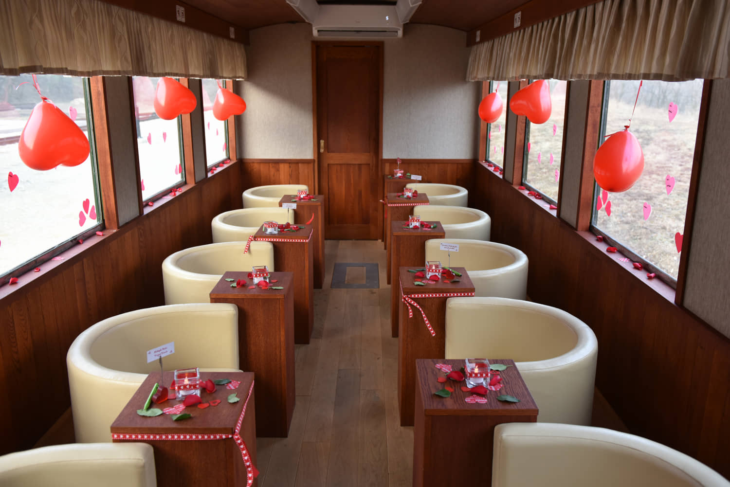 VALENTIN NAPI VONATOZÁS