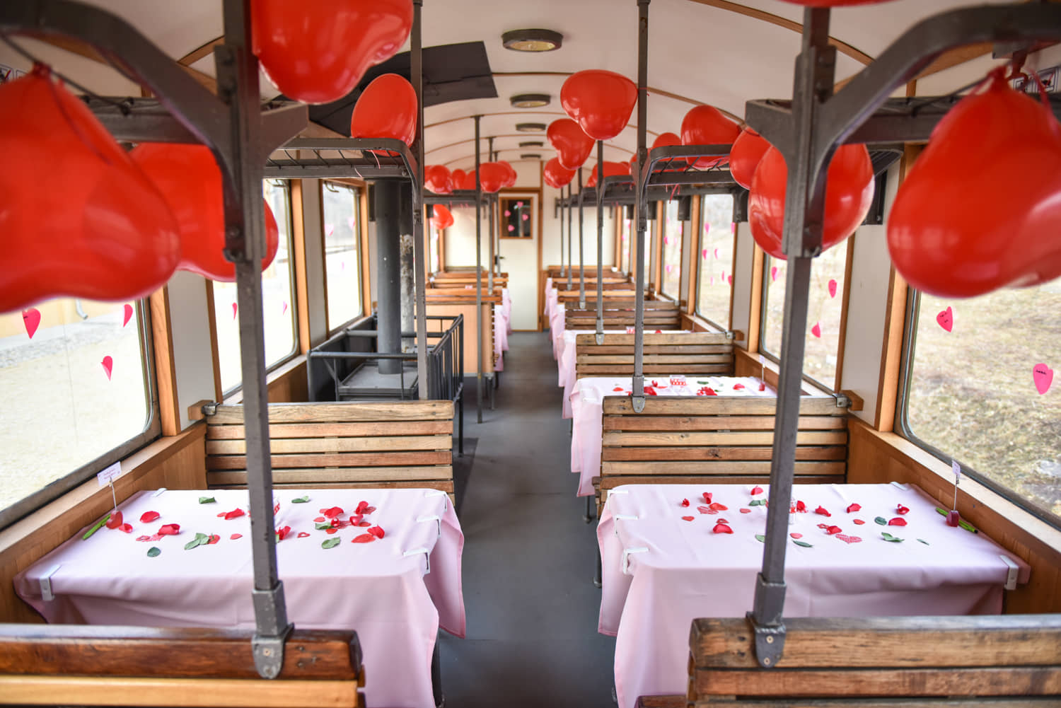 VALENTIN NAPI VONATOZÁS